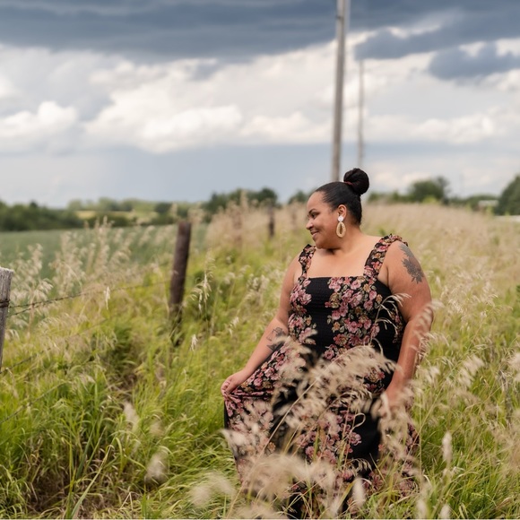 Adriana | Onslaught of Secondhand Joy - Picture 6 of 14